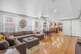 142 N Bread St, Unit 2 in Philadelphia, PA - Building Photo - Building Photo