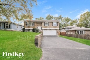 0N084 Elmwood St in Winfield, IL - Building Photo