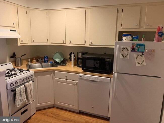 1510 Lombard St in Philadelphia, PA - Building Photo - Building Photo