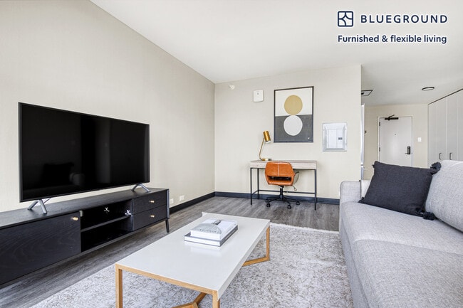 1922 W Ogden Ave-Unit -FL8-ID425 in Chicago, IL - Foto de edificio - Building Photo