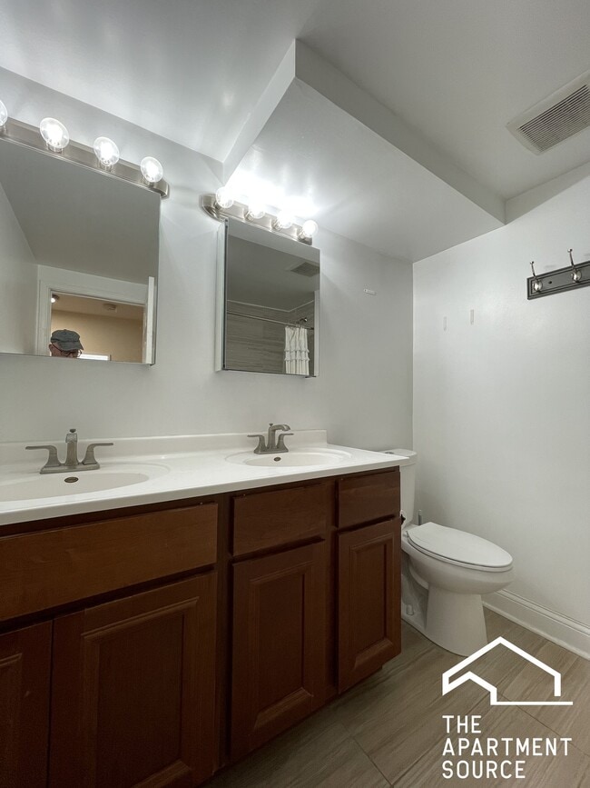 3320 W Altgeld St, Unit G, Unit G