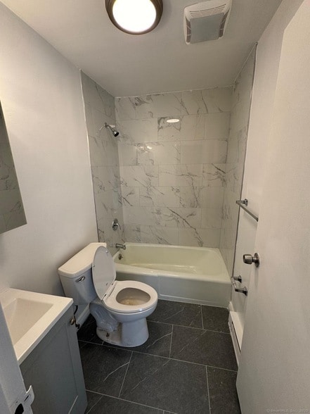 25 St Stephen St, Unit c3 in Bridgeport, CT - Foto de edificio - Building Photo