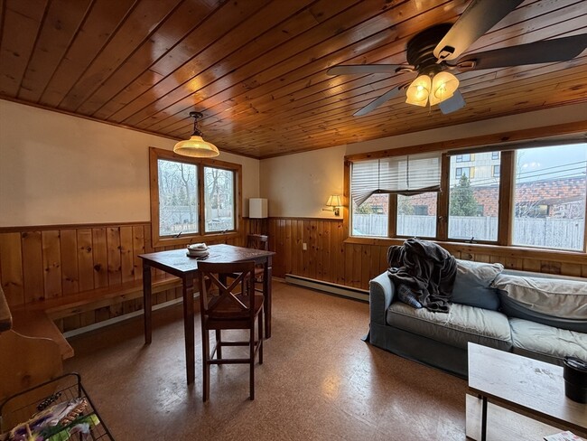 91 Wallingford Rd, Unit 1 in Boston, MA - Building Photo - Building Photo