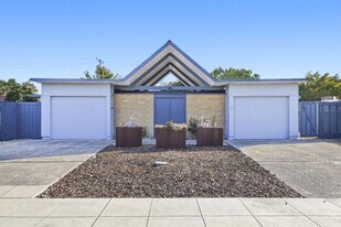 188 Ferne Ct in Palo Alto, CA - Building Photo