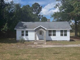 4542 Augusta Hwy in Gilbert, SC - Building Photo