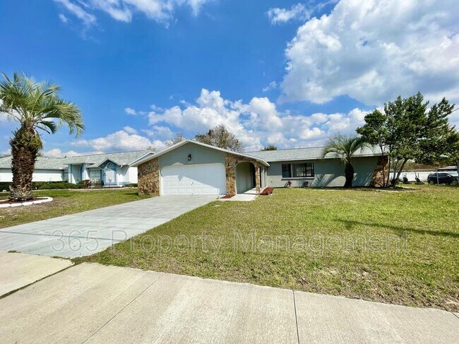 4372 Lamson Ave in Spring Hill, FL - Building Photo - Building Photo