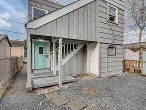 3212 Oakes Ave in Everett, WA - Building Photo - Building Photo