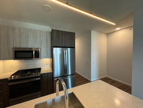 144 N Aberdeen St-Unit -1208 in Chicago, IL - Building Photo - Building Photo