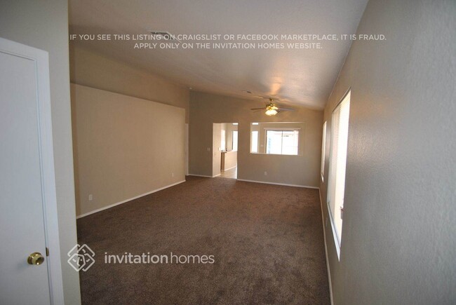 15915 W Smokey Dr in Surprise, AZ - Building Photo - Building Photo