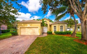 5761 Spanish River Rd in Fort Pierce, FL - Building Photo