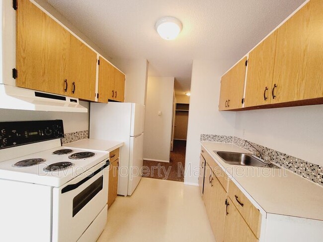 10140-10156 156 St NW in Edmonton, AB - Building Photo - Building Photo