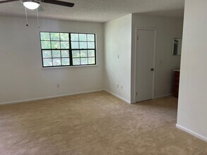 3948 Meadowview Dr N in Jacksonville, FL - Building Photo - Building Photo