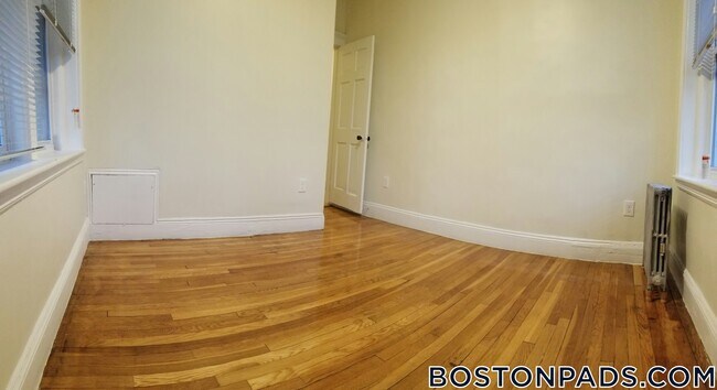 724 Washington St in Brookline, MA - Building Photo - Building Photo