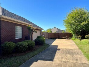 8628 Fallow Field Rd in Montgomery, AL - Foto de edificio - Building Photo