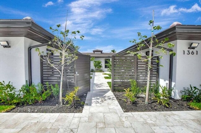1361 SE 4th St in Deerfield Beach, FL - Building Photo - Building Photo