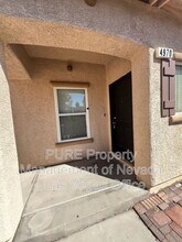 4970 Volcanic Rock Ln in Las Vegas, NV - Foto de edificio - Building Photo