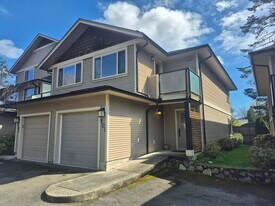 1919 Maple Avenue South in Sooke, BC - Building Photo