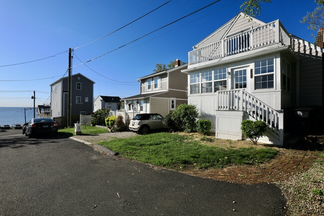 9 Paris St in Milford, CT - Building Photo - Building Photo