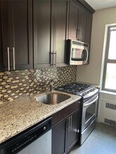 160 S Middle Neck Rd in Great Neck, NY - Building Photo - Building Photo