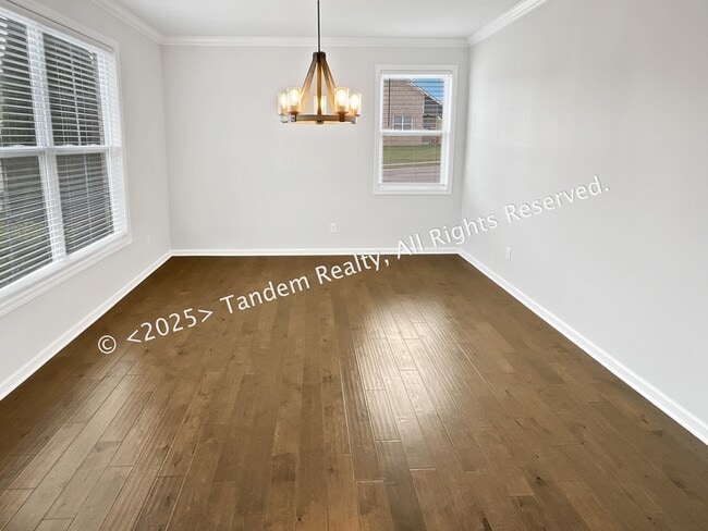 8020 Forest Hills Dr in Spring Hill, TN - Building Photo - Building Photo