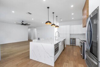 5924 Bayview Cir S in Gulfport, FL - Building Photo - Building Photo