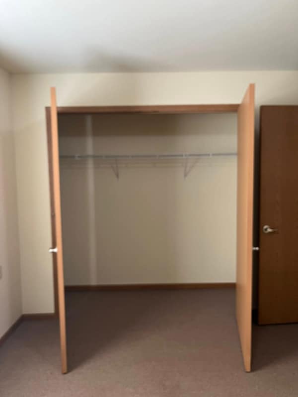 185 Elk Village Dr in Elkview, WV - Building Photo - Building Photo