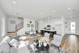 2430 Harrington St in Houston, TX - Building Photo