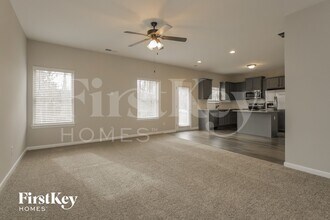 10927 Buckland Ct in Hampton, GA - Building Photo - Building Photo