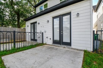 3257 Real St in Houston, TX - Building Photo - Building Photo