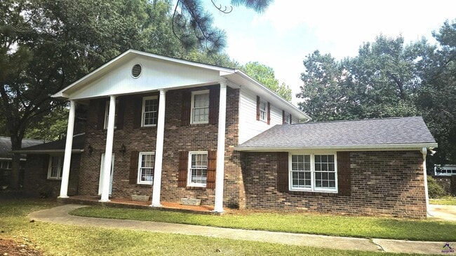 property at 104 Carter Woods Dr