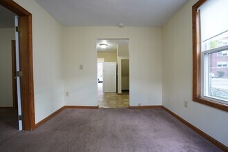 96 Nichols Ave in Watertown, MA - Building Photo - Building Photo