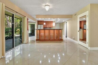 5590 Coach House Cir in Boca Raton, FL - Building Photo - Building Photo
