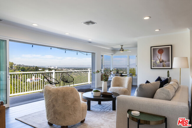 property at 3819 Sunswept Dr