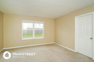 619 Findlay Ln in Greenwood, IN - Building Photo - Building Photo