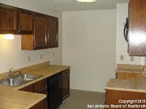 16307 Bitter Creek St in San Antonio, TX - Building Photo - Building Photo