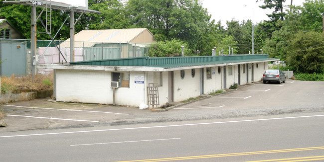 11051 SW Barbur Blvd in Portland, OR - Building Photo - Building Photo