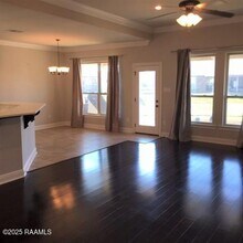 405 Claystone Rd in Youngsville, LA - Building Photo - Building Photo