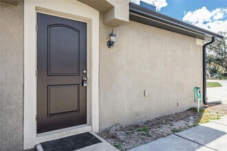 26411 Bertram Rd in Brooksville, FL - Building Photo - Building Photo