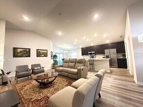 413 Windy Willow Wy in St. Cloud, FL - Building Photo - Building Photo