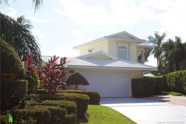 property at 2744 Howard Creek Ln