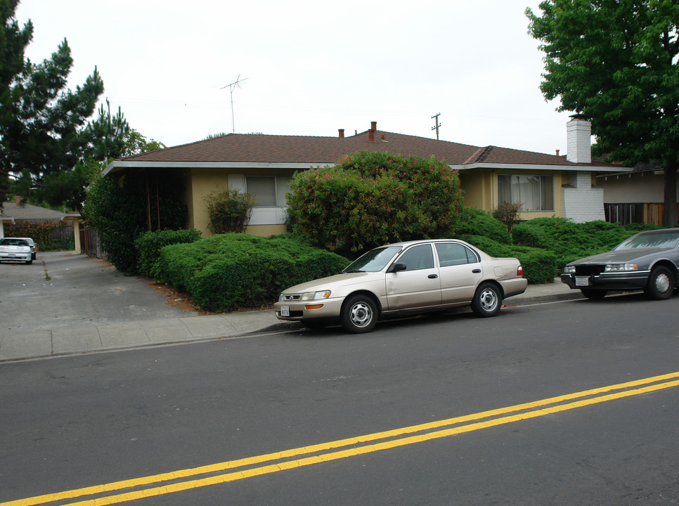 3710 Peacock Ct in Santa Clara, CA - Building Photo