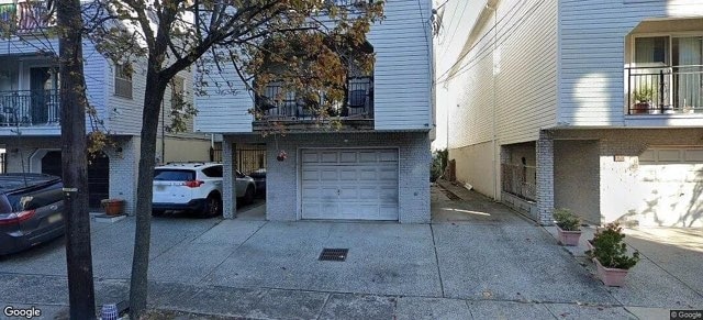property at 118 Chestnut St