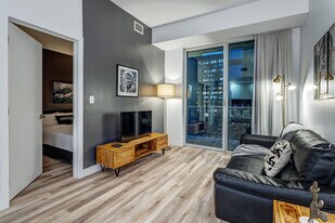 2061 Rue Stanley, Unit SI ID1353845P in Montréal, QC - Building Photo