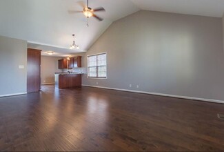1034 Dwight Eisenhower Way in Clarksville, TN - Building Photo - Building Photo