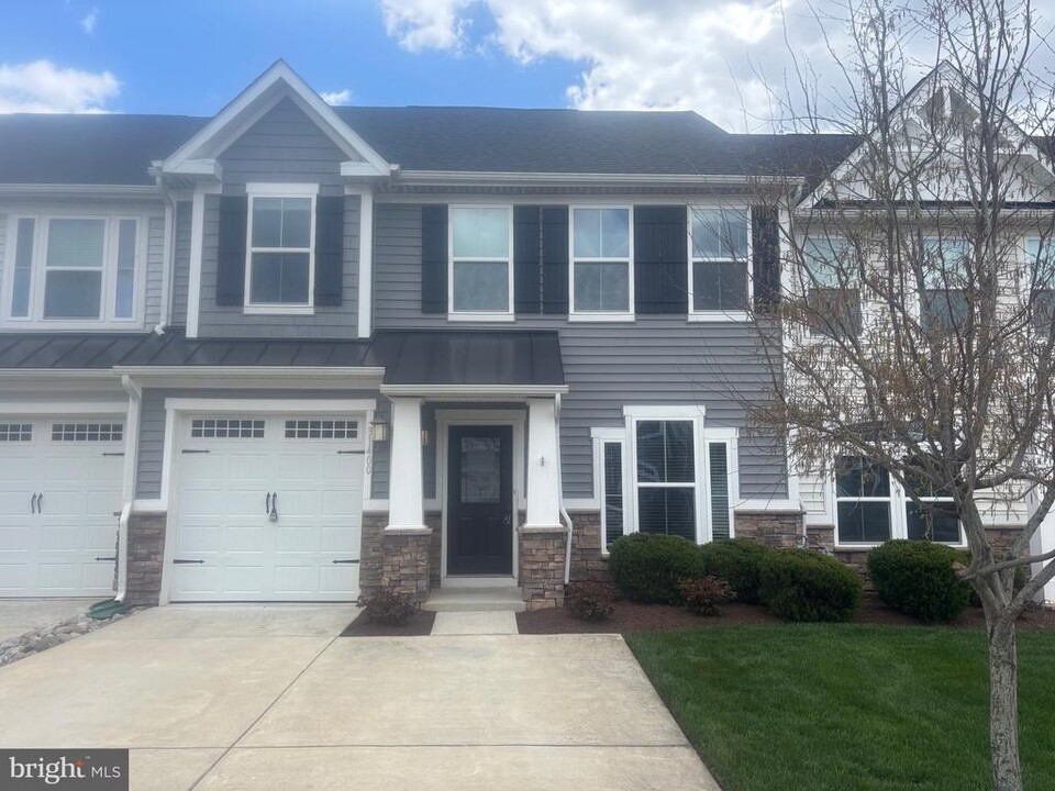 31400 Falmouth Wy in Lewes, DE - Foto de edificio