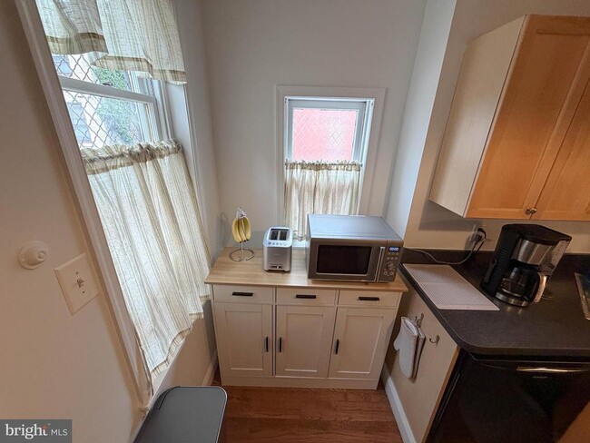property at 1943 Waverly St