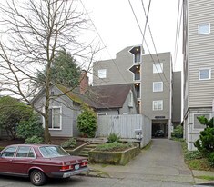717 N 45th in Seattle, WA - Building Photo