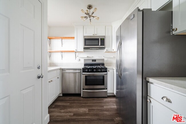 246 N Coronado St in Los Angeles, CA - Building Photo - Building Photo