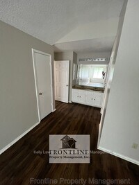 108 Caprock Dr photo'