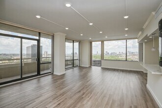 15 Greenway Plz, Unit 19F in Houston, TX - Building Photo - Building Photo